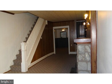 1323 Locust St, Reading, PA 19604 - photo 2