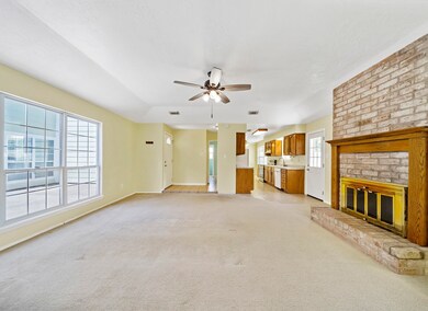 5331 Bulen Ave, Friendswood, TX 77546 - photo 3