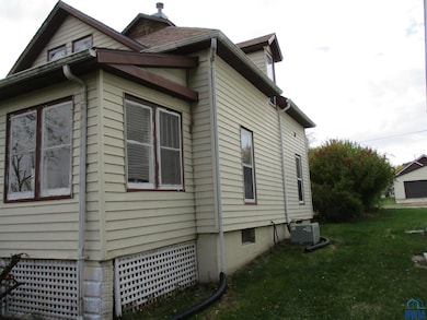 215 S 8th St, Cherokee, IA 51012 - photo 4