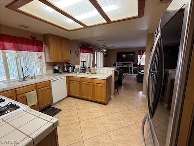 5517 Rock Creek Ln, Las Vegas, NV 89130 - photo 6