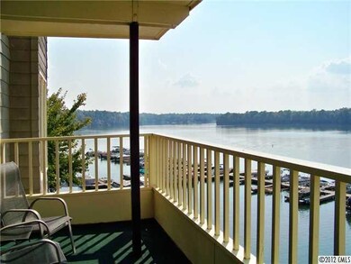 9817 Emerald Point Dr, Charlotte, NC 28278 - photo 2