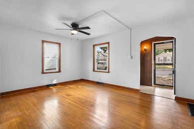 1149 W Wilson Dr, Kankakee, IL 60901 - photo 6