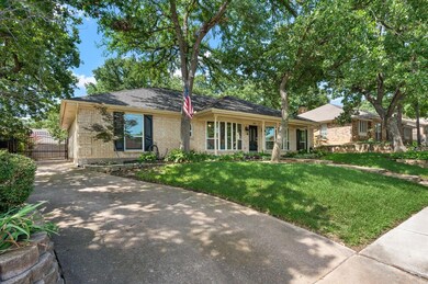 820 Saddlebrook Dr S, Bedford, TX 76021 - photo 3