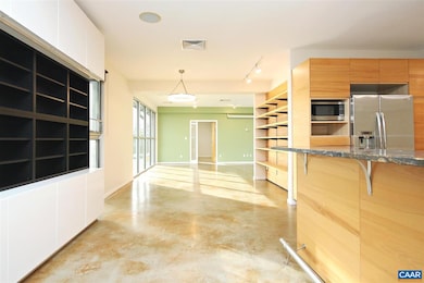 2003 Woodbrook Ct unit 201, Charlottesville, VA 22901 - photo 2