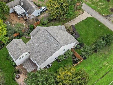 822 W 32nd St, Houston, TX 77018 - photo 2