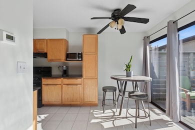 unlisted-address, Darien, IL 60561 - photo 6