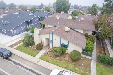541 W Ashlan Ave, Clovis, CA 93612 - photo 2