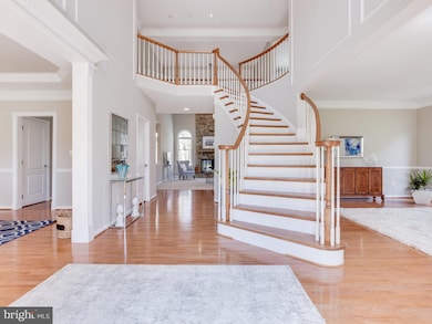 12722 Autumn Crest Dr, Herndon, VA 20171 - photo 2