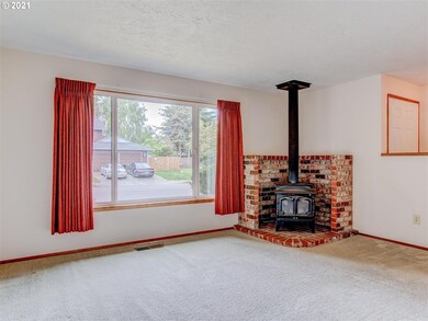 2423 SW 23rd St, Troutdale, OR 97060 - photo 5