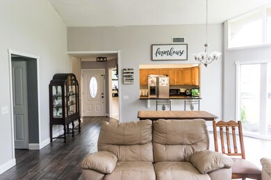 12524 Percy Ln, Jacksonville, FL 32218 - photo 4