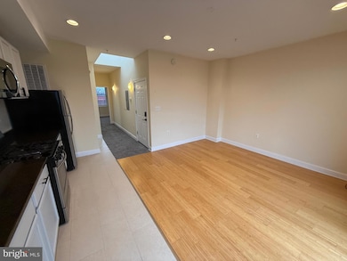 532 8th St SE unit 3, Washington, DC 20003 - photo 2