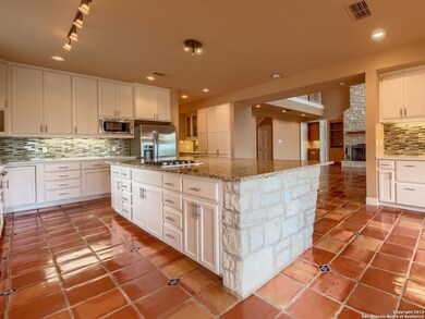 9829 Cash Mountain Rd, Helotes, TX 78023 - photo 7