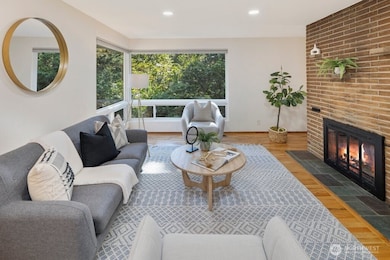 11811 33rd Ave NE, Seattle, WA 98125 - photo 3