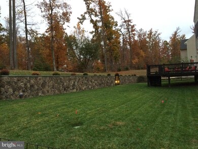 3220 Lost Pond Ct, Triangle, VA 22172 - photo 2