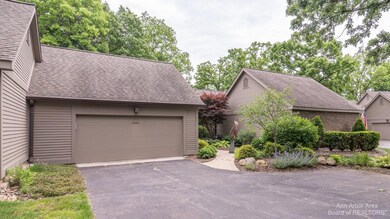 4662 Cottonwood Dr unit 26, Ann Arbor, MI 48108 - photo 2