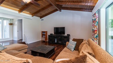 1525 East Hackamore St-7