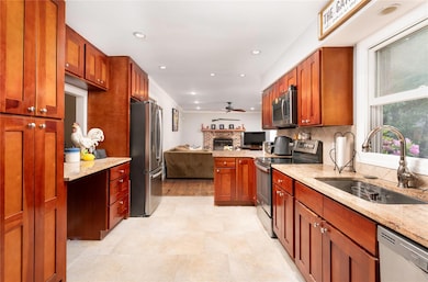 52 Laurel Ct, Wading River, NY 11792 - photo 5