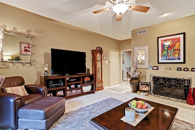 11711 Memorial Dr unit 289, Houston, TX 77024 - photo 3