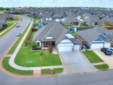 701 Bison Crossing Dr, Yukon, OK 73099 - photo 3