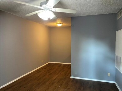 8919 Galewood Dr unit 203, Austin, TX 78758 - photo 2