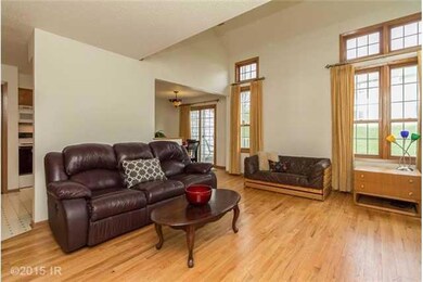 2424 81st Cir, Urbandale, IA 50322 - photo 4