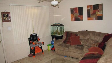 Living Roon
