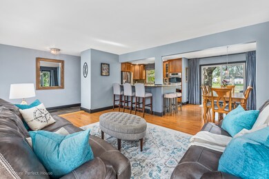 11S560 Whittington Ln unit 4, Naperville, IL 60564 - photo 6