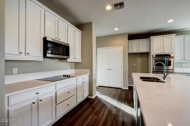 22-E Mahogany Pl-022