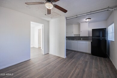 2537 E Willetta St unit 1, Phoenix, AZ 85008 - photo 3