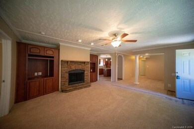 142 Fox Run Dr, Statesville, NC 28625 - photo 3