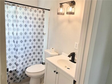 2303 S 8th Ave E, Newton, IA 50208 - photo 4