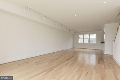 727 Hobart Place NW unit 2, Washington, DC 20001 - photo 6