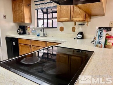 562 Steffanie Way, Sparks, NV 89431 - photo 3
