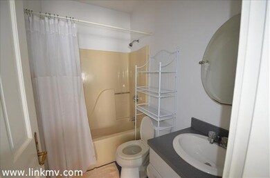 61 Ocean Ave unit 5E 2nd floor, Oak Bluffs, MA 02557 - photo 6