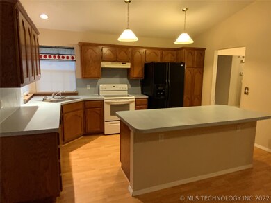 4109 S Redbud Ave, Broken Arrow, OK 74011 - photo 6