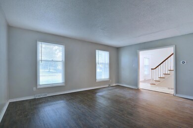 5951 Effingham Rd, Columbus, OH 43213 - photo 7