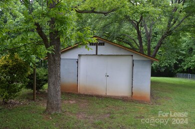 806 Bell Farm Rd, Statesville, NC 28625 - photo 5