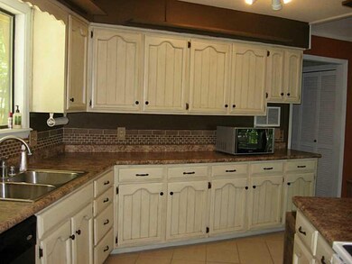 Kitchen. Nice painted cabinets