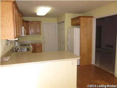 unlisted-address, Louisville, KY 40228 - photo 7