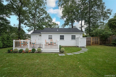 16 Overbrook St, Riverhead, NY 11901 - photo 7