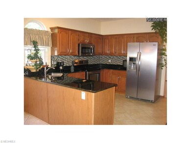 Totally updated kitchen!!!! Ceramic flooring, gran