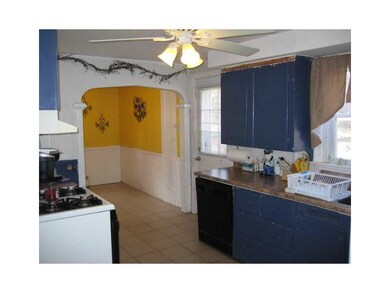 37 Charles St, Central Falls, RI 02863 - photo 5