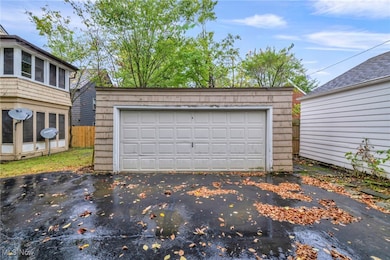 18416 Winslow Rd, Shaker Heights, OH 44122 - photo 5