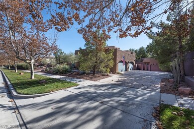 Has its own private driveway that leads to the 4-c