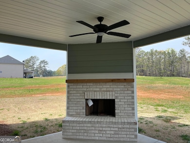 251 Lake Point Dr, Williamson, GA 30292 - photo 2