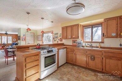 107 NW Columbia St, Bend, OR 97701 - photo 7