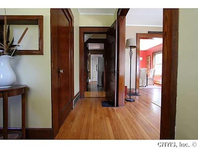Foyer. View as you walk into the foyer. To the lef