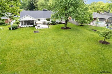 417 N Kingsway Dr, Aurora, IL 60506 - photo 6