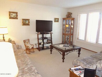 3 Front Rm (800x600)