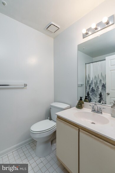 202 Juneberry Way unit 202-1D, Glen Burnie, MD 21061 - photo 5